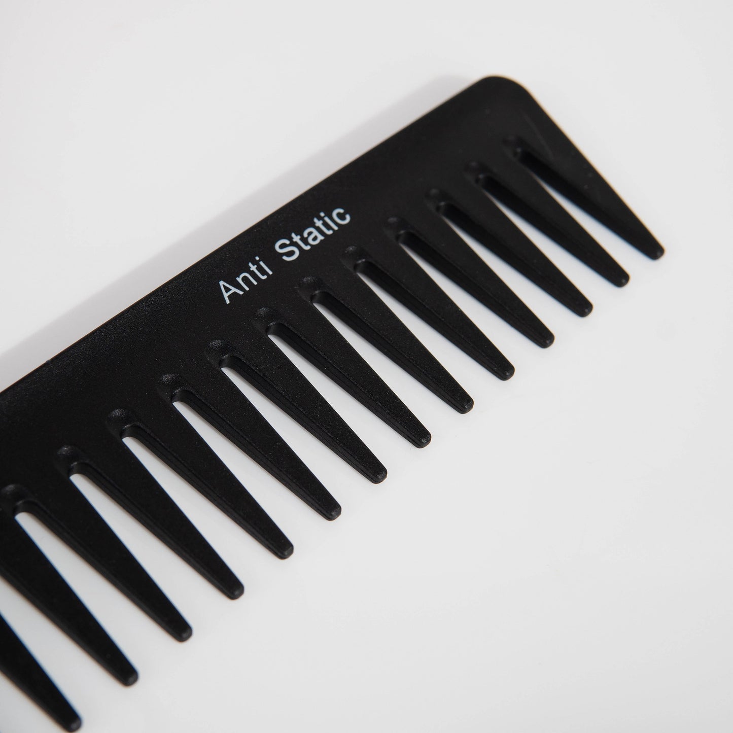 BRUSHWORKS ANTI-STATIC WIDE TOOTH COMB