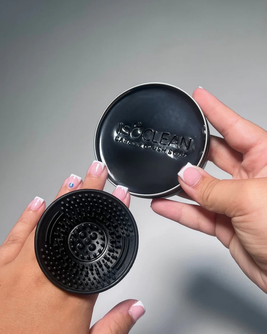 ISOCLEAN CARBON MAKEUP BRUSH SOAP