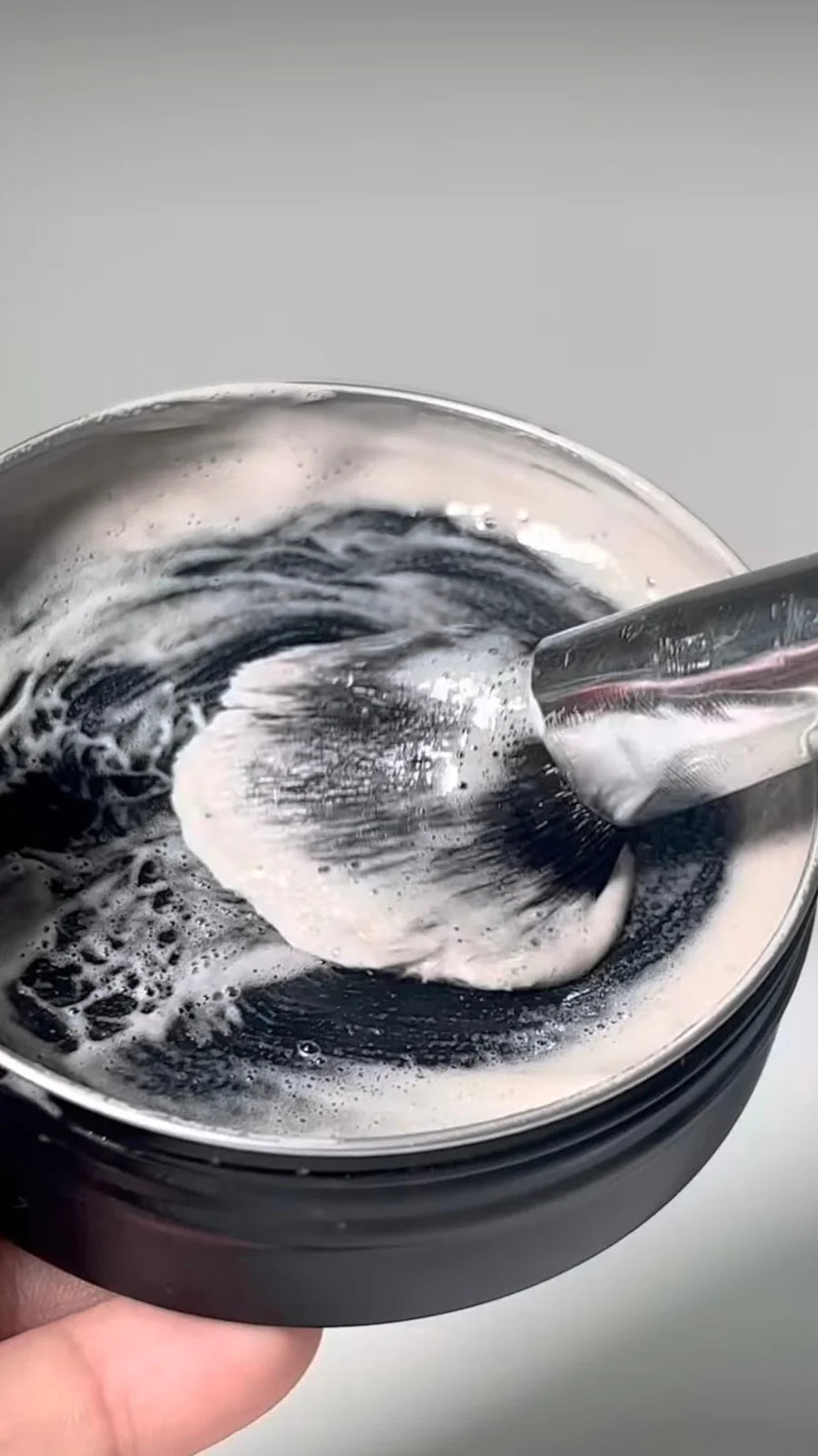 ISOCLEAN CARBON MAKEUP BRUSH SOAP